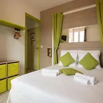 Familial L'ostrei Hotel