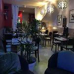 Familial L'ostrei Hotel