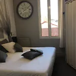Familial L'ostrei Hotel 2*