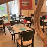 Familial L'ostrei Hotel 2*