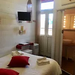 Familial L'ostrei Hotel 2*