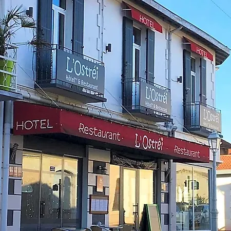 Familial L'ostrei ホテル