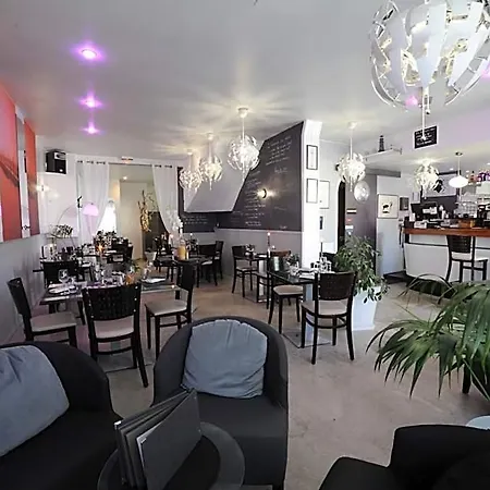 Familial L'ostrei ホテル 2*