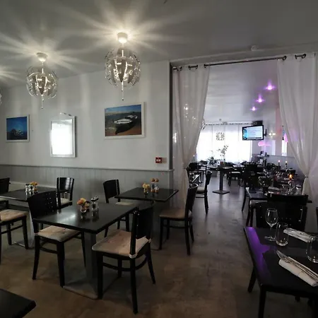 Familial L'ostrei Hotel
